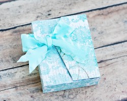 Paper gift box for jewelry