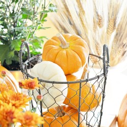 Decorating with pumpkins - fall tablescape