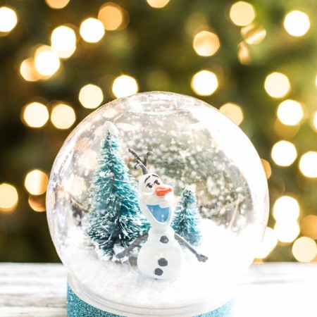 Olaf Waterless Snow Globe