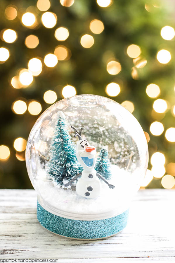 Olaf Waterless Snow Globe