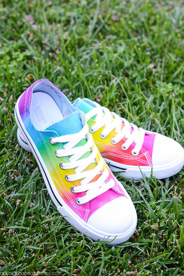 how-to-tie-dye-shoes-1.jpg