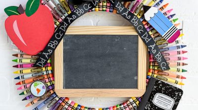 Chalkboard Crayon Wreath – great teacher gift idea!