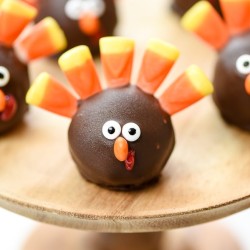 How to make Turkey OREO Balls – Easy Thanksgiving treats for kids