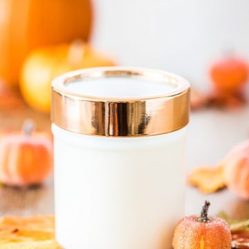 DIY Pumpkin Spice Candle – how to make pumpkin spice candles for fall. This candle makes a great handmade gift idea!