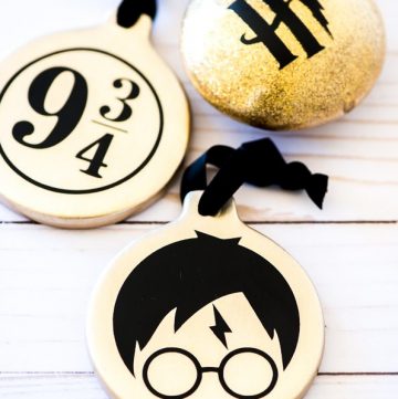 DIY Harry Potter Ornaments – how to make gold and vinyl Harry Potter ornaments for Christmas