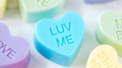 DIY Conversation Heart Soap – how to make mini conversation heart soaps for Valentine’s Day.