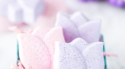Tulip Bath Bombs – how to make tulip flower shaped bath bombs with moisturizing coconut oil and lavender essential oil.
