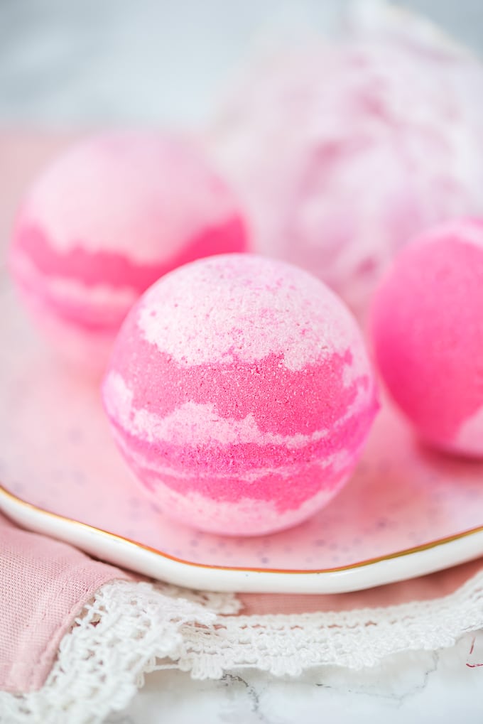 How to make Peony Bath Bombs in a few easy steps.