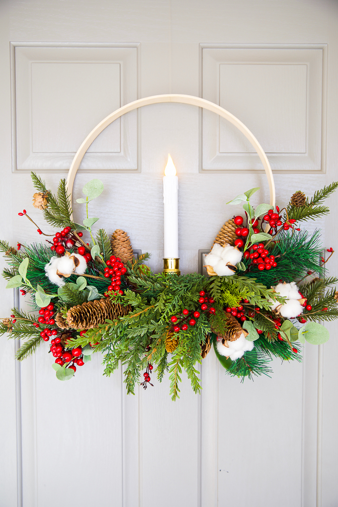 How to make an embroidery hoop wreath for Christmas