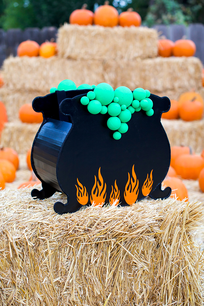 Halloween cauldron DIY