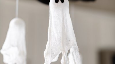 how to make hanging cheesecloth ghosts
