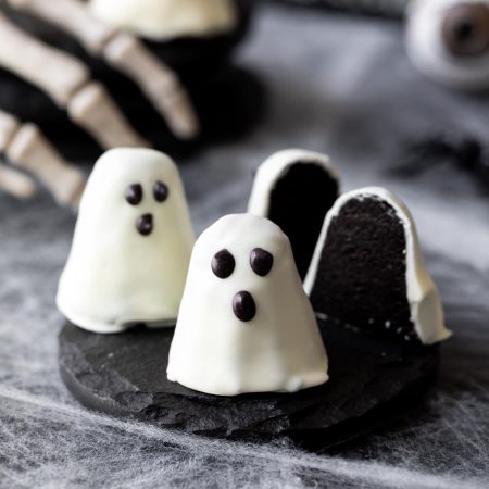 Halloween white chocolate ghost oreo truffle